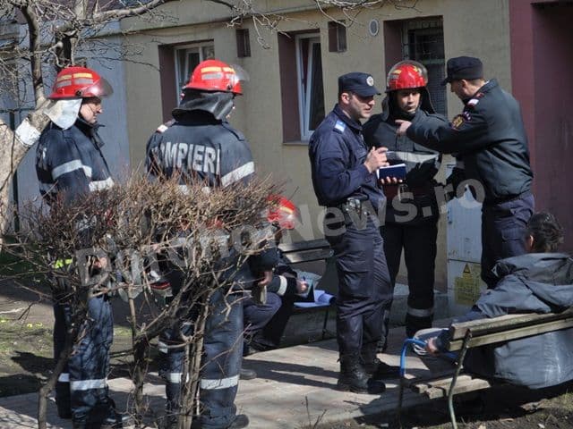 Bărbat din Dorohoi găsit de pompieri decedat în propria locuință - VIDEO/FOTO