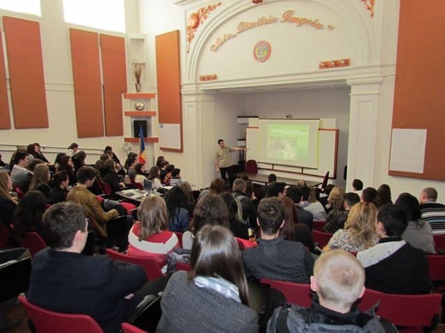 Informare despre speciile protejate la Colegiul Național „Grigore Ghica” - FOTO