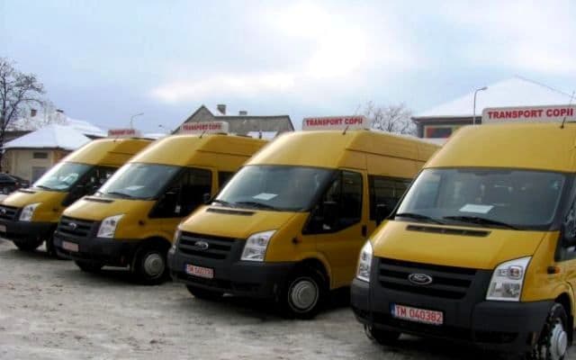 600 de microbuze şcolare vor ajunge la şcolile din România. Ponta: Stricăm afacerile transportatorilor lacomi