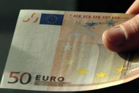 Bancnote de 50 de euro false, aproape identice cu cele reale, depistate în Suceava