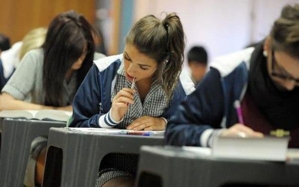 Veşti proaste pentru viitorii studenţi: Adio, admitere pe bază de dosare