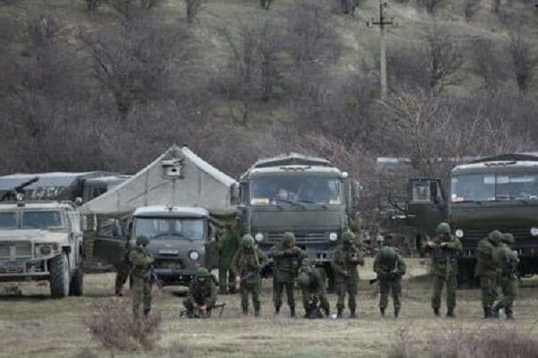 Militarii ucraineni din Crimeea au fost autorizați să folosească armamentul din dotare