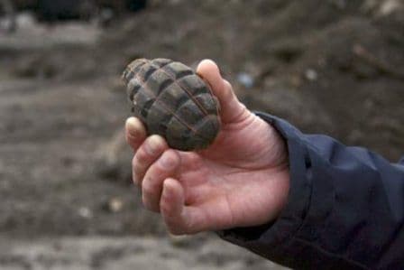 Grenadă găsită la Corlăteni de un bărbat în timp ce săpa în grădină