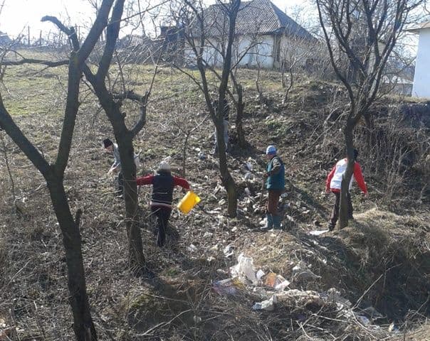 Primăria comunei Ibănești: Start în campania „Curăţenia de primăvară” - FOTO