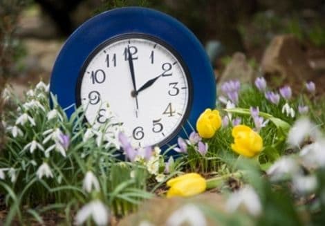 România trece la ora de vară. Cum va trebui să potrivim ceasurile în noaptea de sâmbătă spre duminică