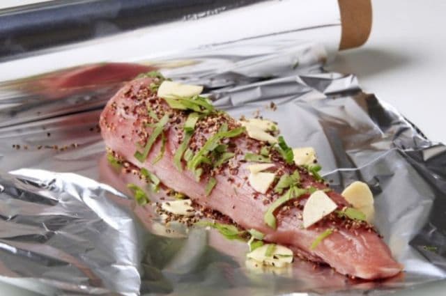 Cât de periculos este să foloseşti folia de aluminiu la gătit