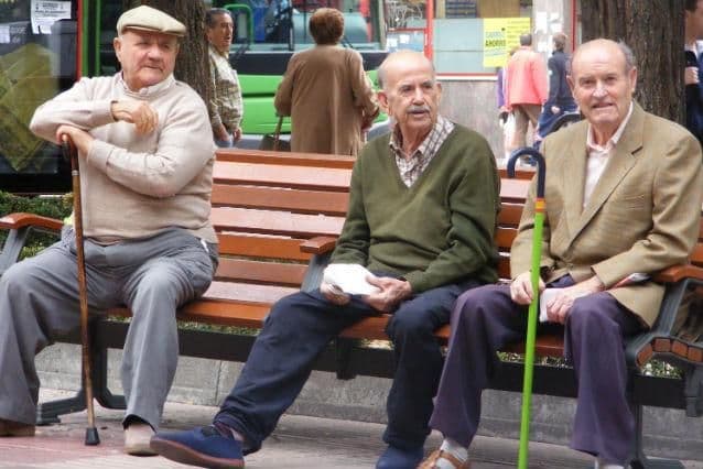 Pensiile vor fi plătite anticipat în luna aprilie
