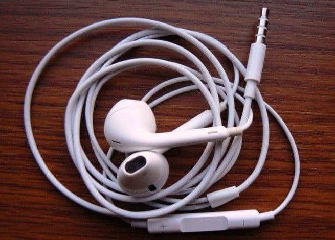 Căștile iPhone-ului tău! 8 lucruri pe care habar nu aveai că le poţi face cu ele