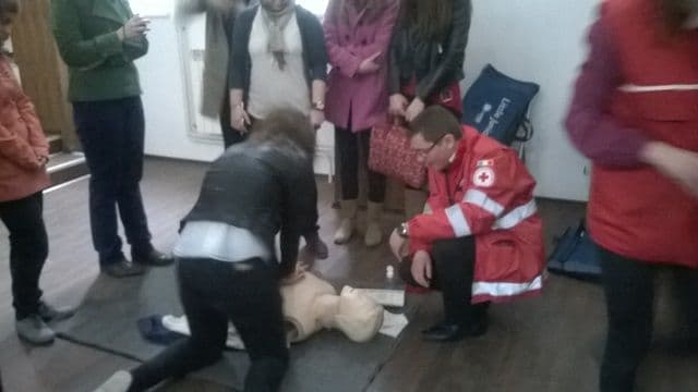 Activități desfășurate și la Dorohoi de Crucea Roșie în cadrul programului „Școala altfel” ! - FOTO