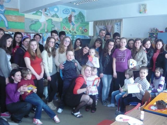 Star of Hope Dorohoi: Vizită în cadrul programului „Şcoala Altfel” primită de la elevii CN „Grigore Ghica” - FOTO