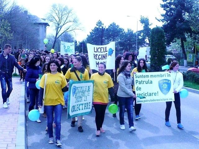 Marș eco pe străzile din Dorohoi pentru colectarea DEEE - FOTO