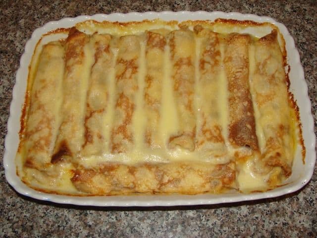Clătite cu brânză și smântână la cuptor