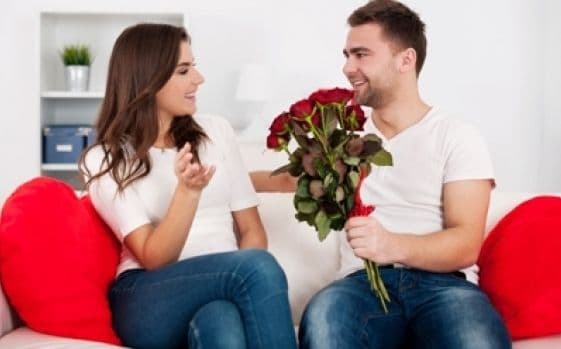 Ai acasă o persoană dragă cu nume de floare şi nu ai idee de cadou să cumperi?