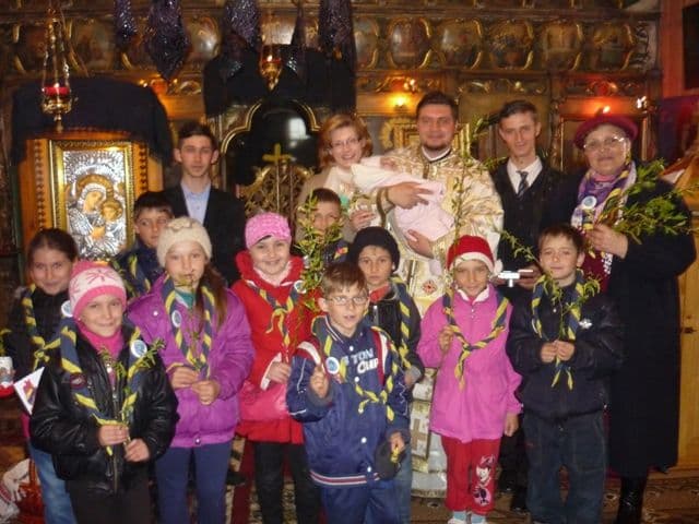 Bucuria de a dărui! - Sărbătoarea Floriilor la biserica din satul Prelipca - FOTO