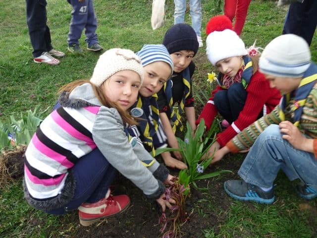 Să învățăm de la natură! – activitate la Şcoala Primară nr. 2 Sauceniţa - FOTO