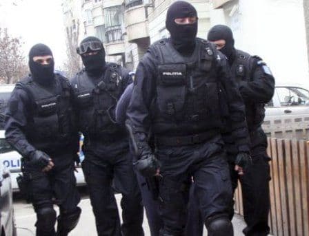 Percheziții efectuate în județul Botoșani pentru destructurarea unor grupări infracționale