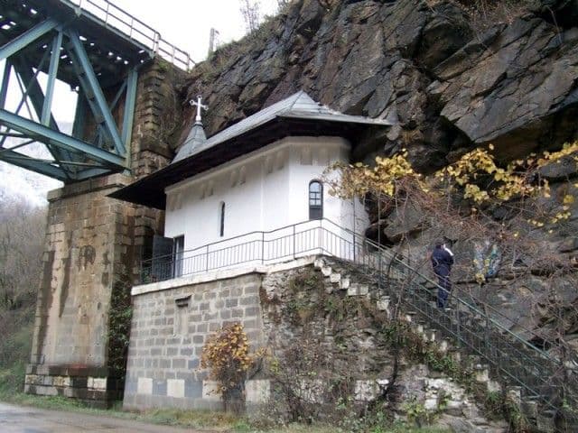 Povestea icoanei nepictate de mână de la Piatra Scrisă