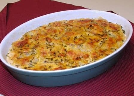 Piure de cartofi cu brânză la cuptor
