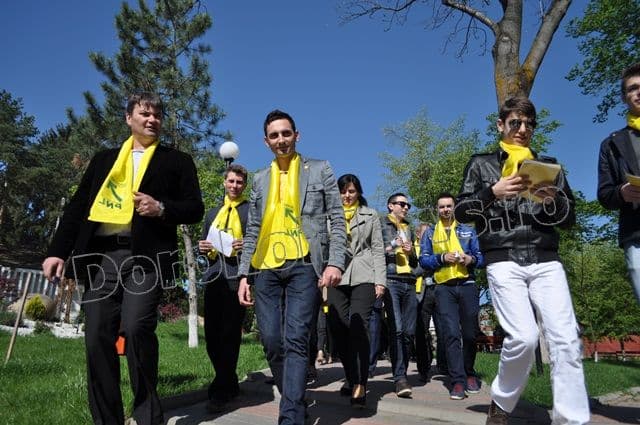 Start de campanie dat de PNL Dorohoi printr-un marș de informare a cetățenilor - FOTO