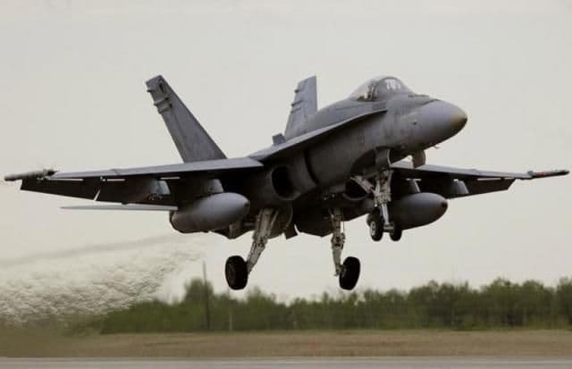 Canada a trimis avioane de luptă în România