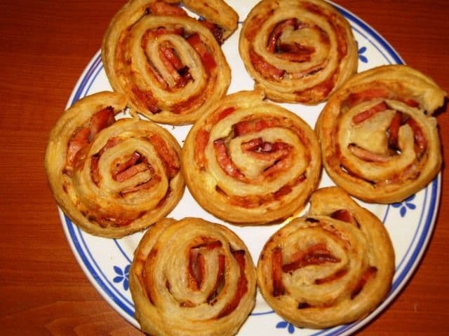 Aperitiv cu foietaj și bacon
