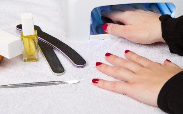 Manichiura la salon, risc de cancer. Semnele de pe unghii care ar trebui să te îngrijoreze