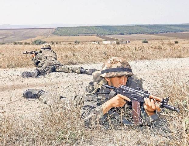 Localnicii din zona Dornei şi-au pus mâinile în cap când s-au trezit cu militarii americani pe uliţe