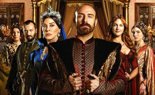 „Suleyman Magnificul” este pus pe tuşă în vară. Un alt serial turcesc îi ia locul