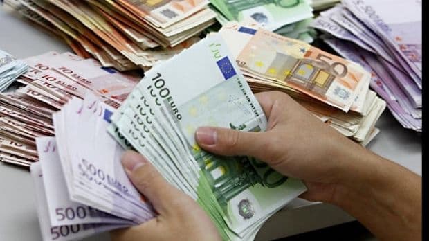 Salarii de până la 2.700 euro în străinătate pentru români cu studii medii