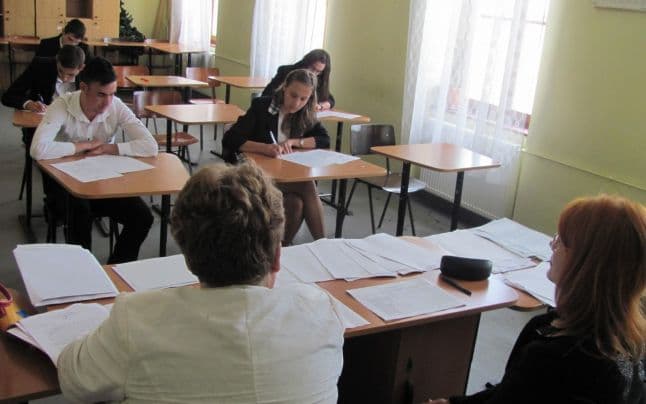 Miercuri începe evaluarea naţională a elevilor de clasa a IV-a