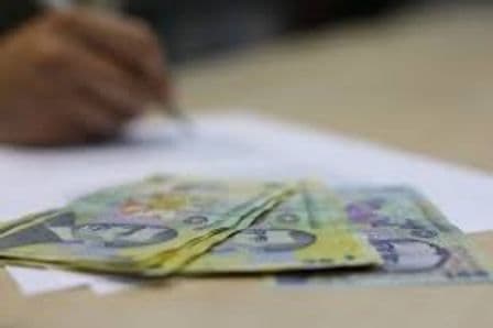 Elev exmatriculat după ce a încercat să mituiască un profesor pentru a intra în BAC