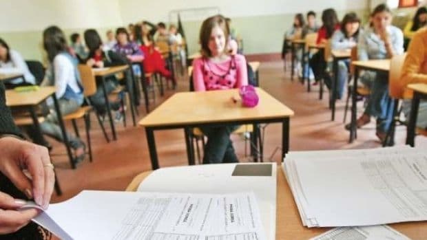 Încep primele examene pentru elevii de gimnaziu
