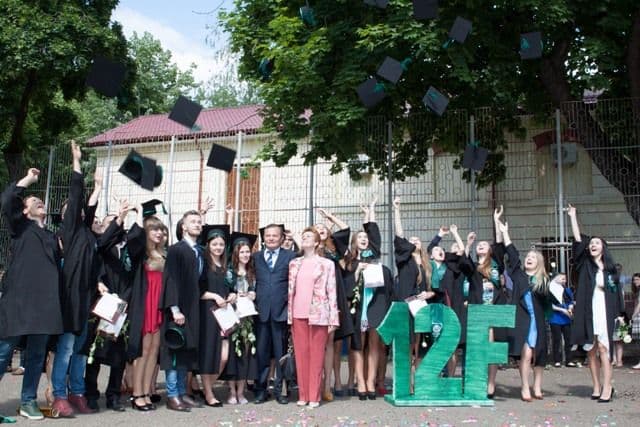 Curs festiv la Colegiul Naţional „Grigore Ghica” Dorohoi - FOTO