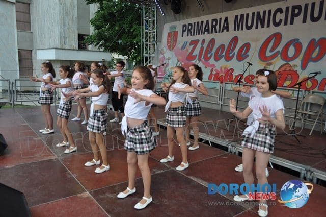 Zilele Copilului Dorohoi 2014: Copii talentați de toate vârstele în a doua zi de spectacol – FOTO