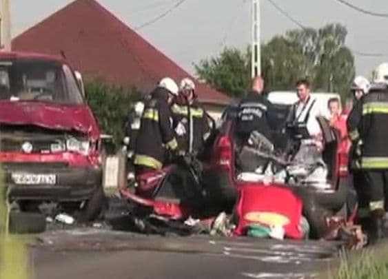 Accident Ungaria: Imagini de groază de la coliziunea cu cinci români morţi