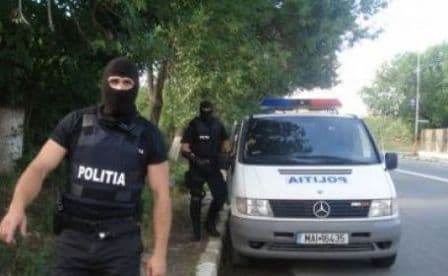 Angajat al Poliției de Frontieră Dorohoi reținut în urma descinderilor făcute de procurorii DIICOT