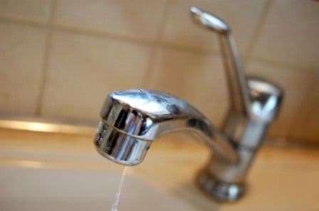 Nova Apaserv: Restricție la apă din cauza temperaturilor ridicate. Vezi orarul de furnizare a apei!