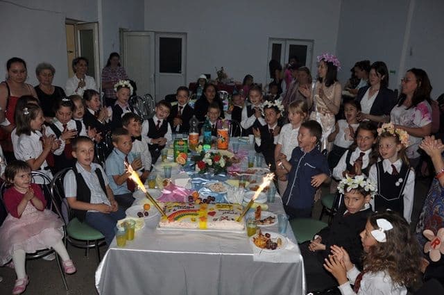Serbarea Abecedarului pe scena Casei de Cultură Dorohoi - FOTO