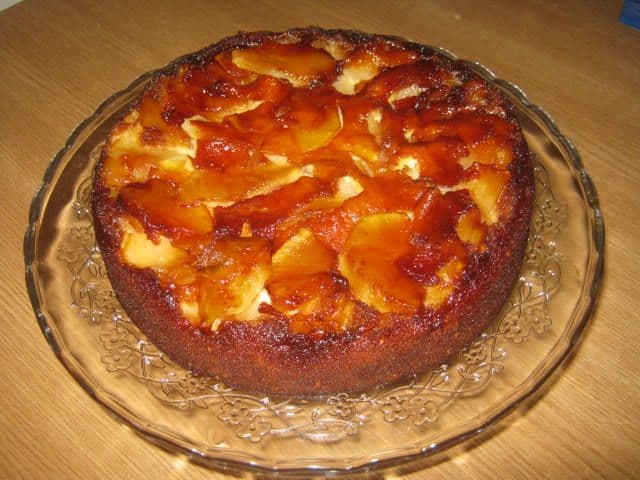 Tort de mere cu zahăr ars