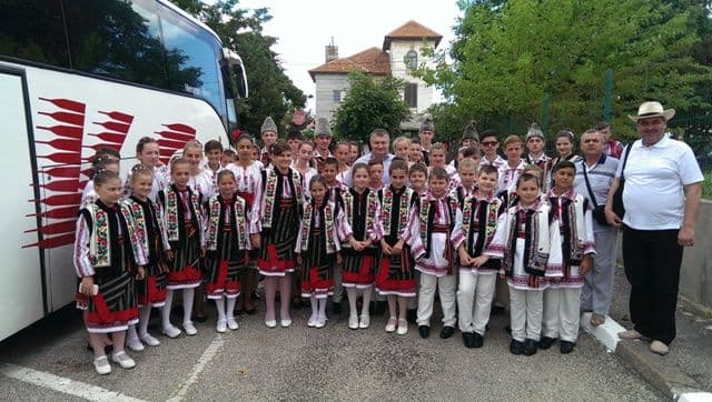 Florin Țurcanu președintele CJ, alături de trei ansambluri botoșănene la Festivalul „Cânt și Joc Dobrogean”