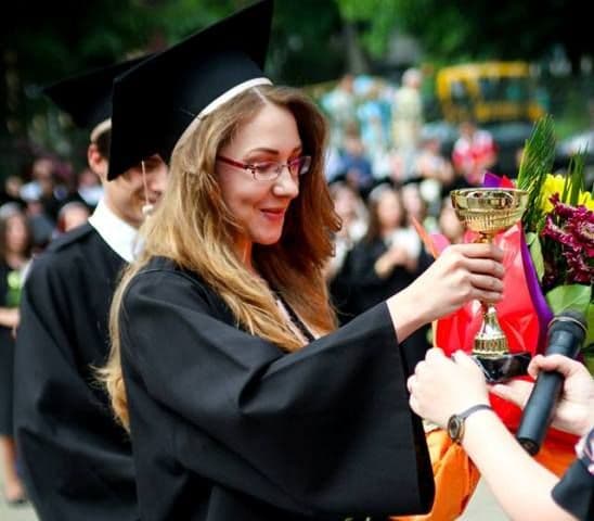 Colegiul Naţional „Grigore Ghica” Dorohoi Andreea Cărăuşu - Profilul unui elev performant