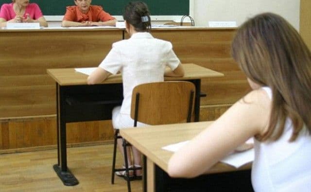 Candidaţii la bacalaureat susțin astăzi proba obligatorie a profilului, la matematică sau istorie