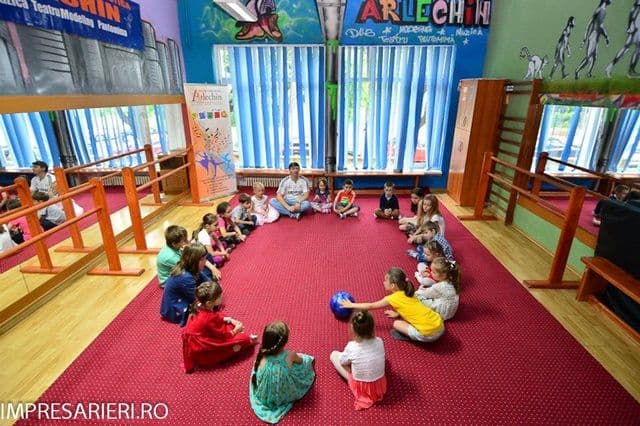 Şcoala de vară ARLECHIN, a început cursurile de vacanţă