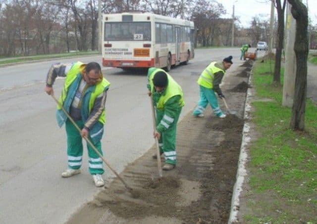 Persoanele care nu îşi plătesc amenzile, date în judecată și obligate la zile de muncă în folosul comunităţii