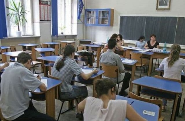 Candidaţii la bacalaureat dau vineri ultima probă, la alegere din mai multe discipline