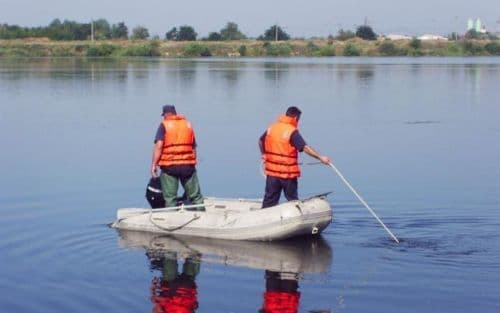 Un alt trup neînsuflețit recuperat de pompierii din Dorohoi dintr-un iaz din Dersca