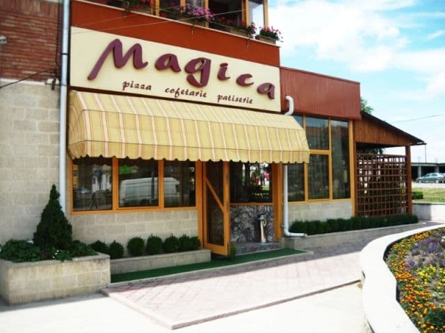 Patiseria „Magica” Dorohoi la ceas aniversar. La Mulți Ani pentru cei 23 de ani de activitate!
