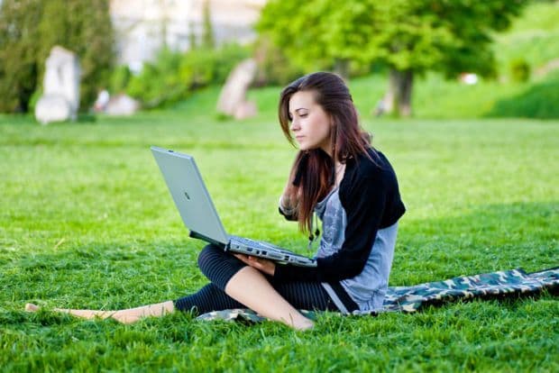 Cum să ai grijă de o baterie de laptop sau smartphone