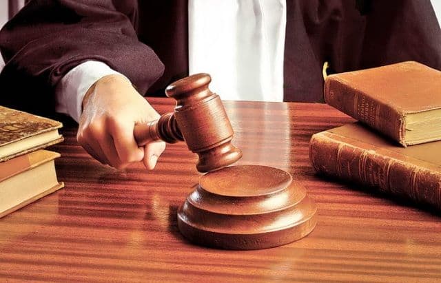 Bărbat din Șendriceni trimis în judecată după ce l-a bătut pe şeful de post din localitate