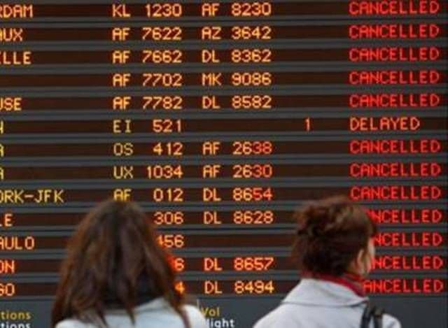 Ce despăgubiri trebuie să primească turiștii cărora le întârzie avionul
